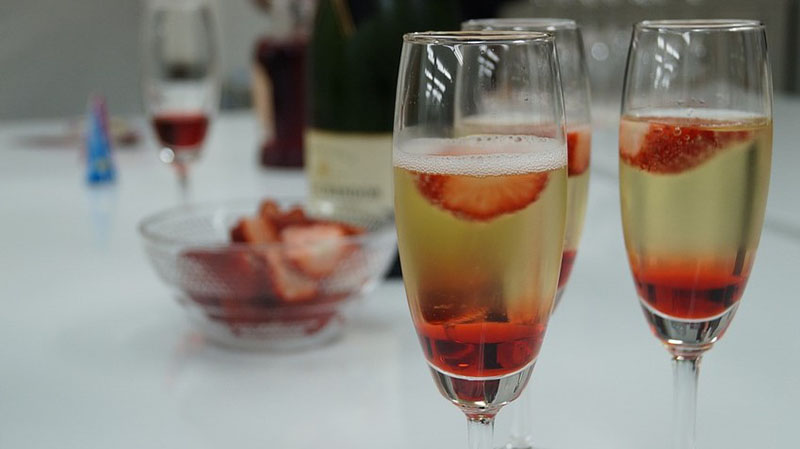 Champagne and strawberries for web